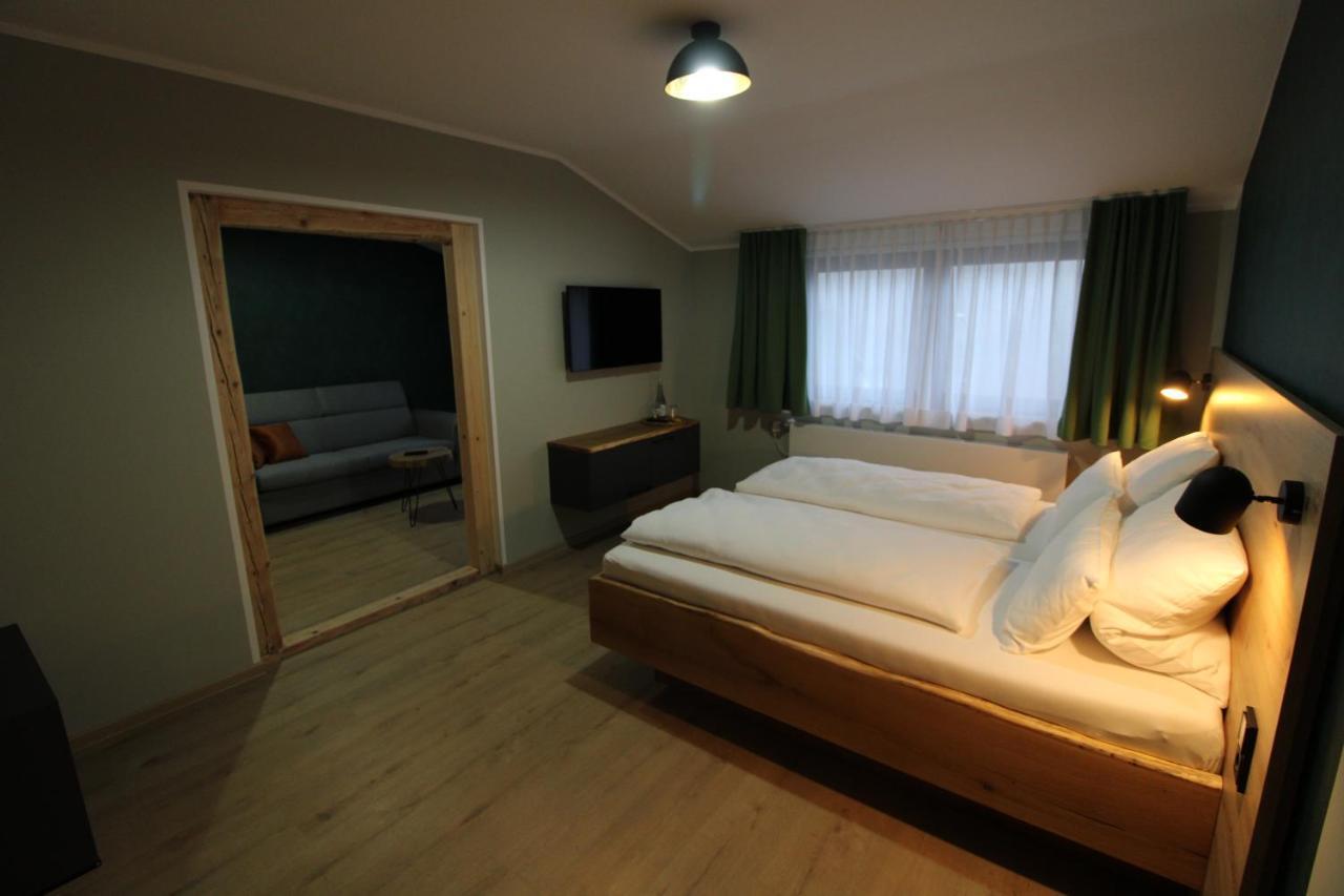 Der Hirsch Hotel Montjoie Extérieur photo