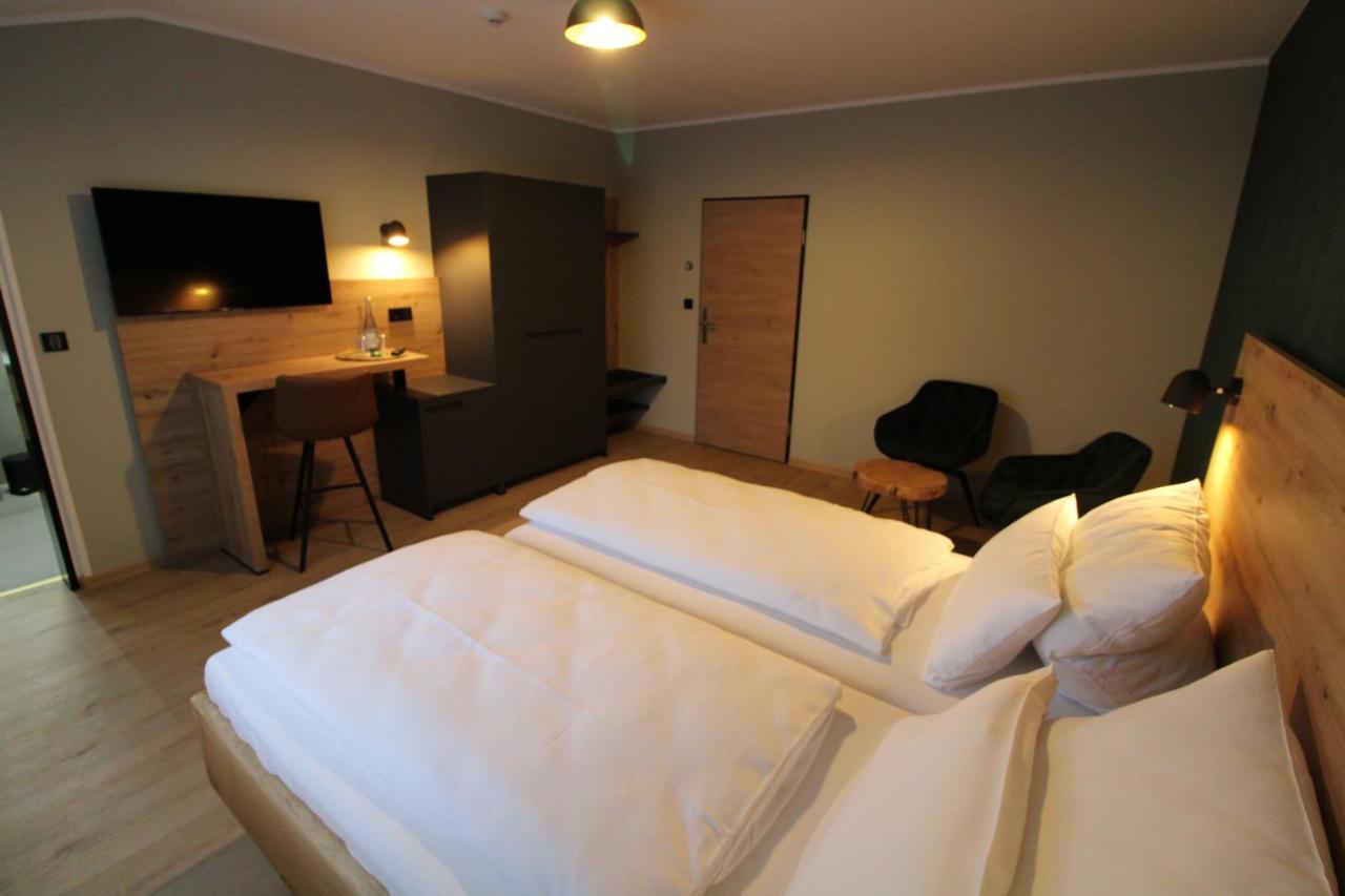 Der Hirsch Hotel Montjoie Extérieur photo