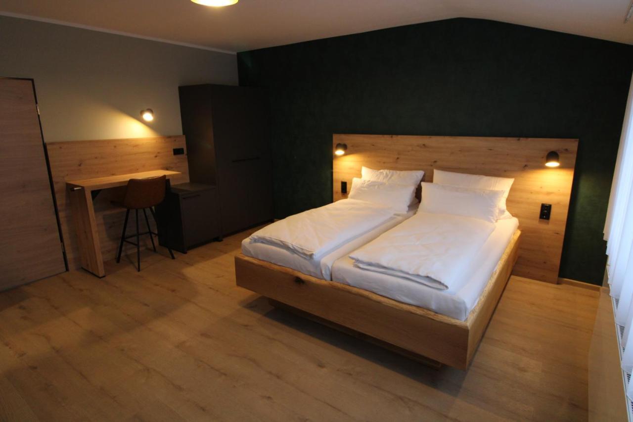 Der Hirsch Hotel Montjoie Extérieur photo