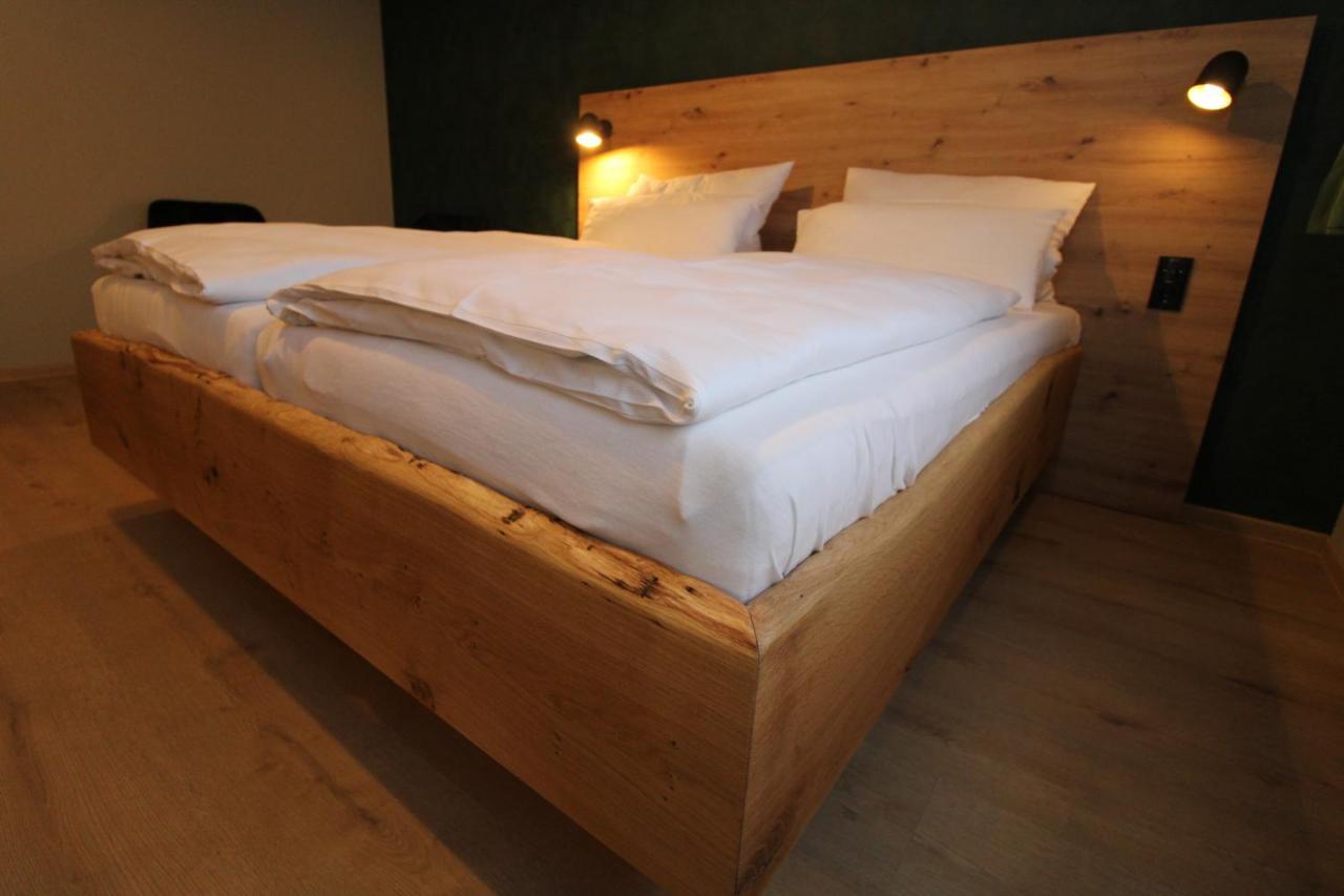 Der Hirsch Hotel Montjoie Extérieur photo