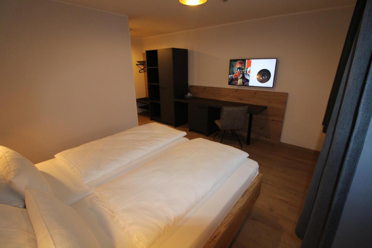 Der Hirsch Hotel Montjoie Extérieur photo
