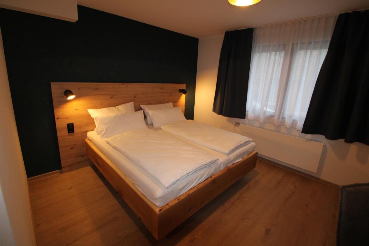 Der Hirsch Hotel Montjoie Extérieur photo